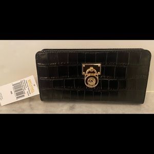 NEW WITH TAGS Michael Kors Hamilton Traveler Large Zip Around Wallet